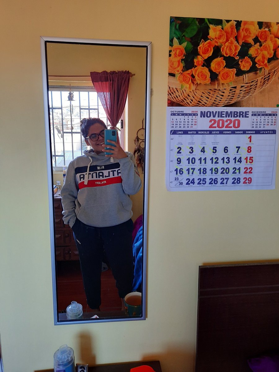 alwaysthistown's tweet photo. A veces me gusta usar faldas y blusas, pero a veces me gusta usar buzos y polerones de mi hermano, incluso a veces uso buzos con blusas. Con todas estas prendas me siento cómoda, linda y feliz, y eso es lo único que importa💫
#ClothesAreFun @Harry_Styles https://t.co/AIyjb2yOxA