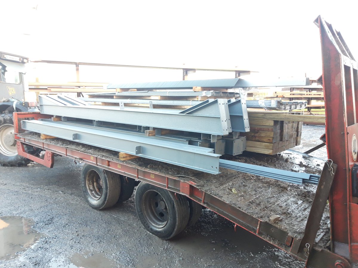 steelyman10's tweet photo. Another shed heading away this morning to kells #rossdrumengineering #cecertified #steelfabrication #structuralsteel #kitbuildings #farmbuildings #grantsheds https://t.co/eeC9SCkI8V