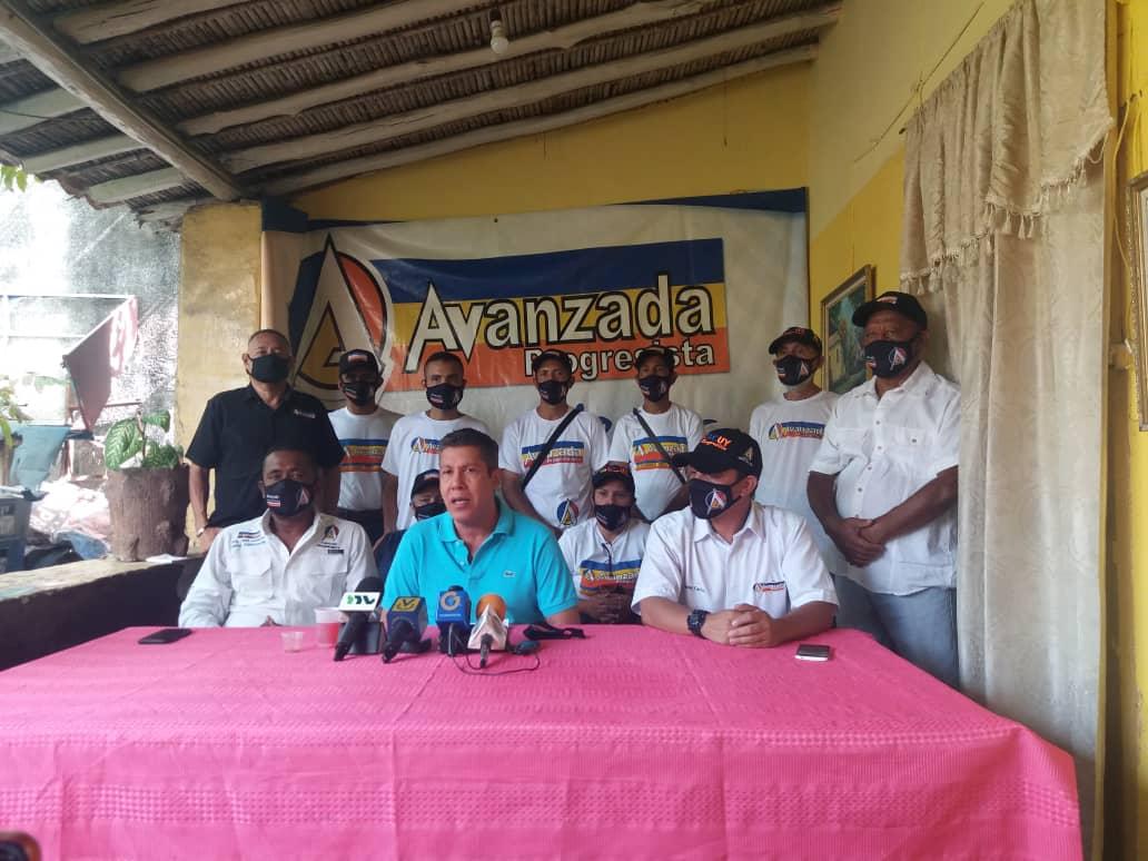 AvanzadaY's tweet photo. Yaracuy comienza el Despliegue Progresista, de la mano del líder  @HenriFalconlara el candidato a la AN @abgjuangutierr1 y @DanielConcejal2. ¡Ya Basta! Es Hora De Avanzar!  #AvancemosPorElCambio comenzó la ruta de la transformación. @AProgresistaVE @FannyR_Garcia @luisromeroc https://t.co/D3qQgWH1AH