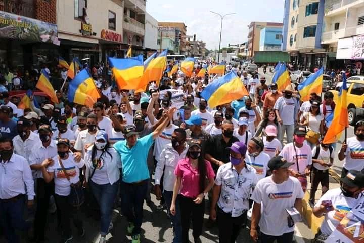 AvanzadaY's tweet photo. Yaracuy comienza el Despliegue Progresista, de la mano del líder  @HenriFalconlara el candidato a la AN @abgjuangutierr1 y @DanielConcejal2. ¡Ya Basta! Es Hora De Avanzar!  #AvancemosPorElCambio comenzó la ruta de la transformación. @AProgresistaVE @FannyR_Garcia @luisromeroc https://t.co/D3qQgWH1AH