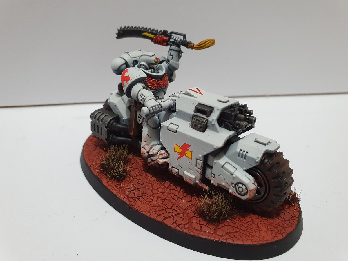 m_jay47's tweet photo. And here's my first unit of Outriders, finished these last night. Used @cultofpaint 's awesome YouTube guide with some small alterations for taste. These were heaps of fun to paint! https://t.co/Q2v0JdDX9B