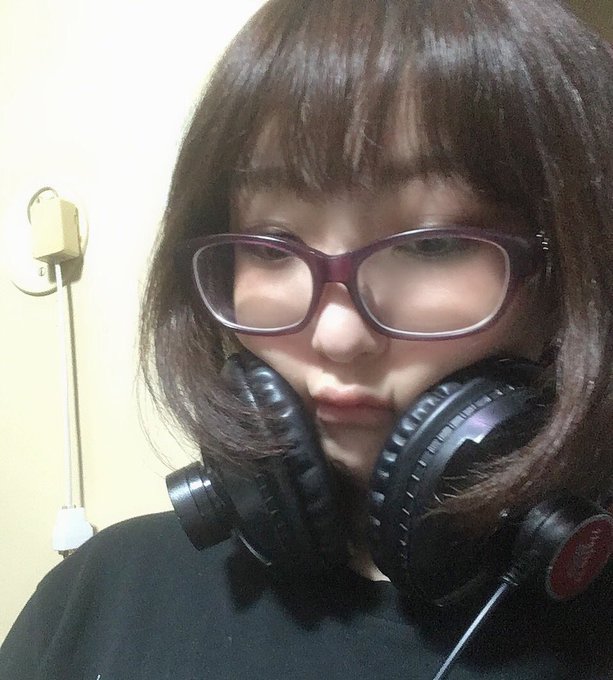 ヘッドホンのtwitterイラスト検索結果 古い順