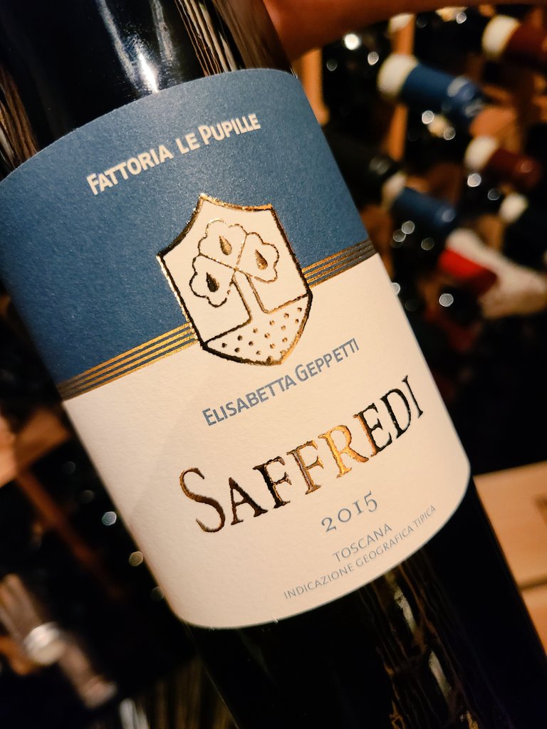 MTLWINEGUY's tweet photo. Absolutely Magical 🤩😍🇮🇹💥💣💯 @FPupille Saffredi 2015 casts a spell and takes me under #PerfectWine #PerfectPairing #BisteccaAllaFiorentina🥩 #RisottoAlTartufo🍚 #ParmigianoReggiano🧀 #CabSauv🍇 #Merlot🍇#PetitVerdot🍇 #IGT #ElisabettaeClara ❤ https://t.co/wSnxSO1NmF