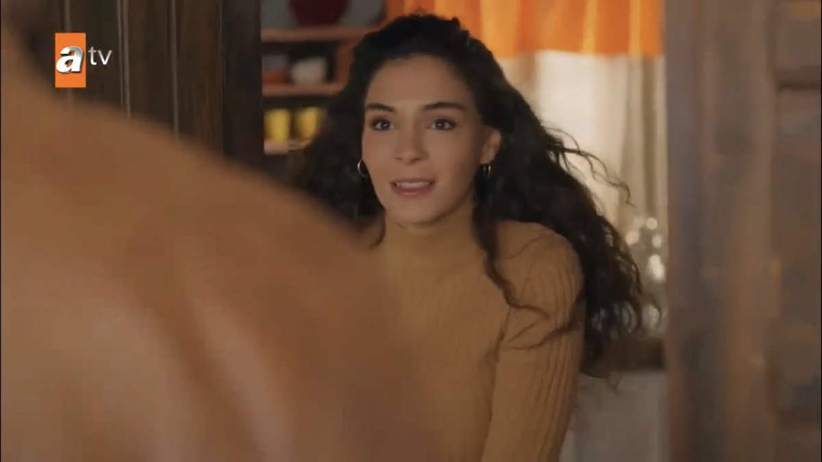 she was so happy thinking it was miran just to have this creep appear right in front of her  #Hercai