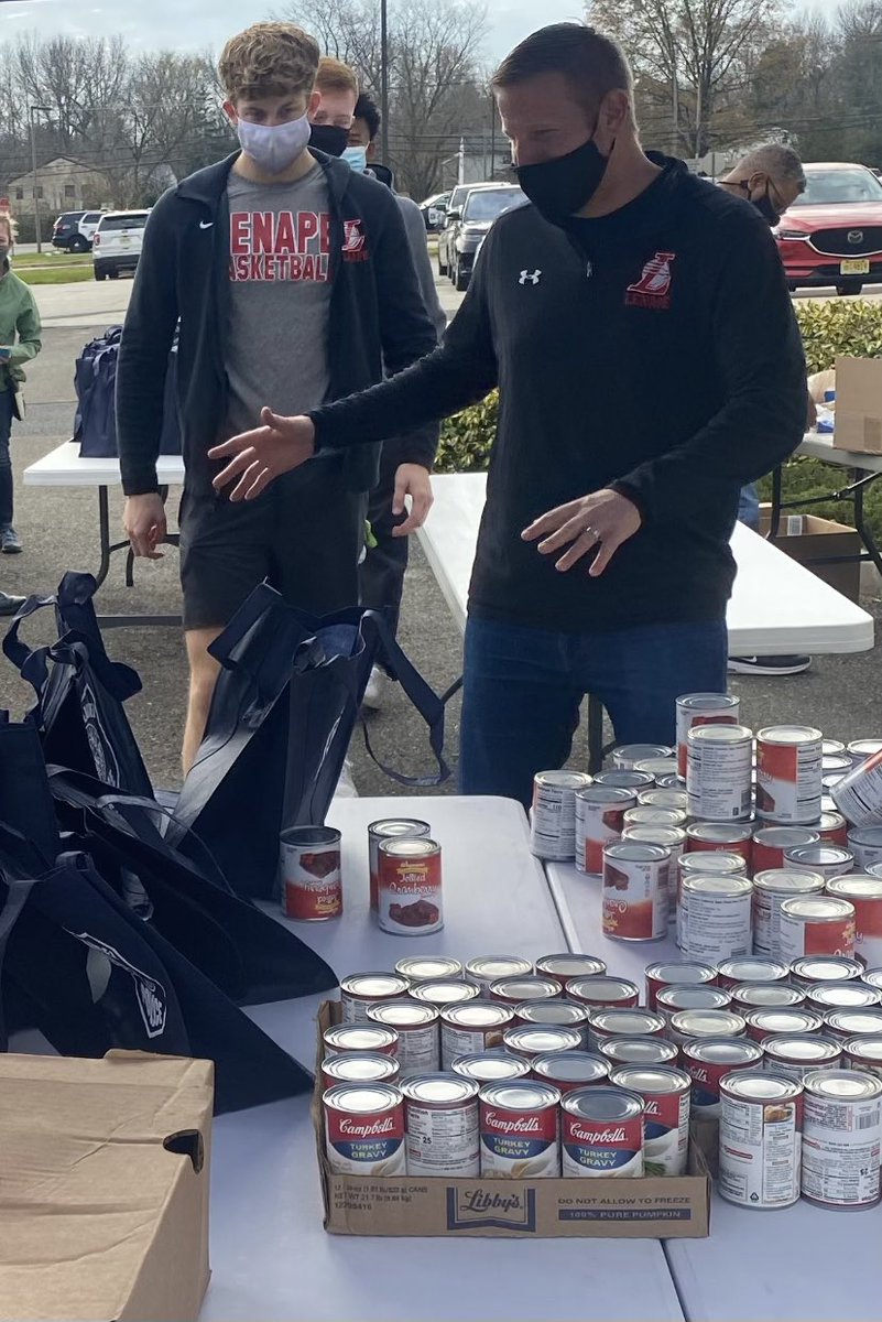 LenapeHoops's tweet photo. Proud of the seniors for giving back to the Mtl community! Amazing job @jtthekid @LIVELikeJT for putting together such a wonderful event! #happythanksgiving #biggerthanbasketball https://t.co/Qdrsrc9FIH