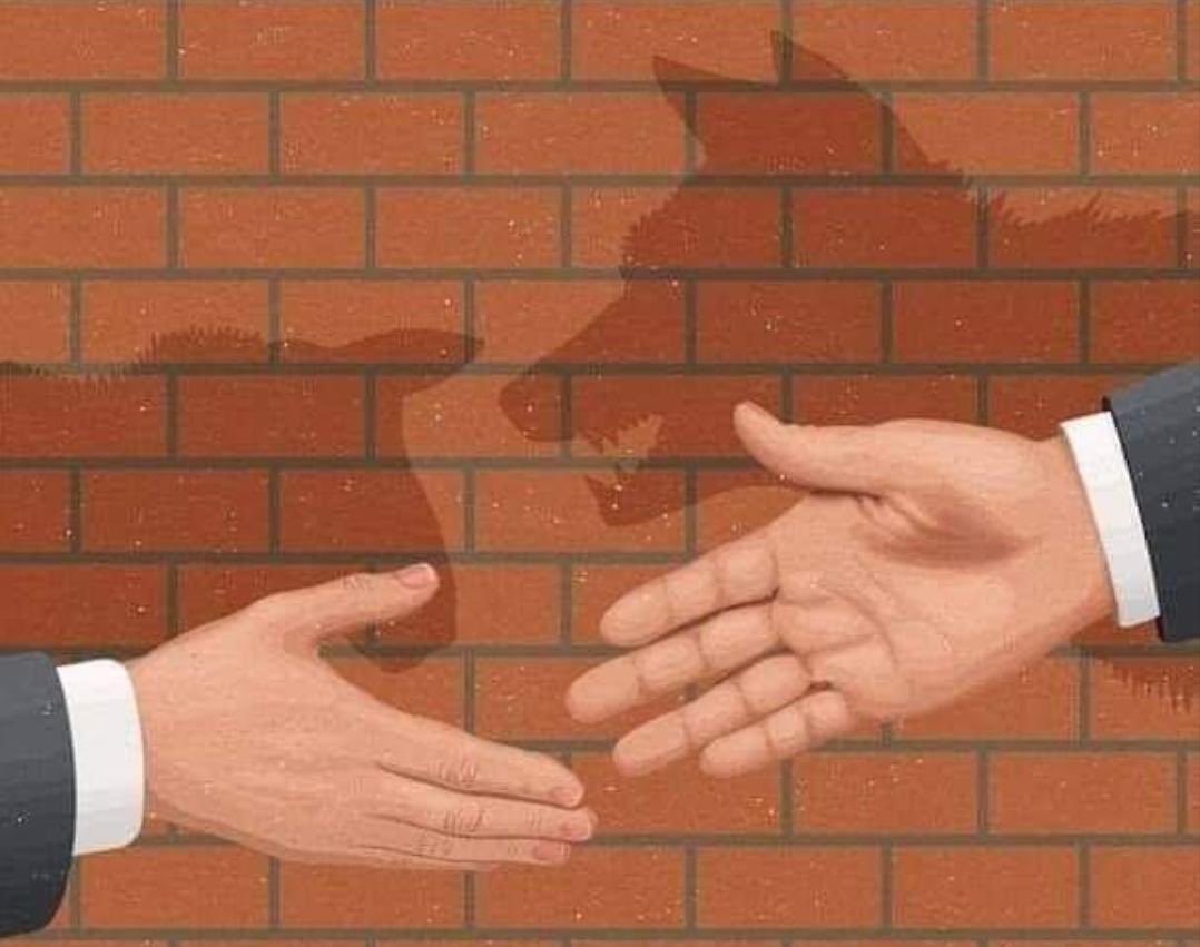 ونٓستعيذكَ ياالله من خُبثاء النوايا مُتصنعي الود❤️