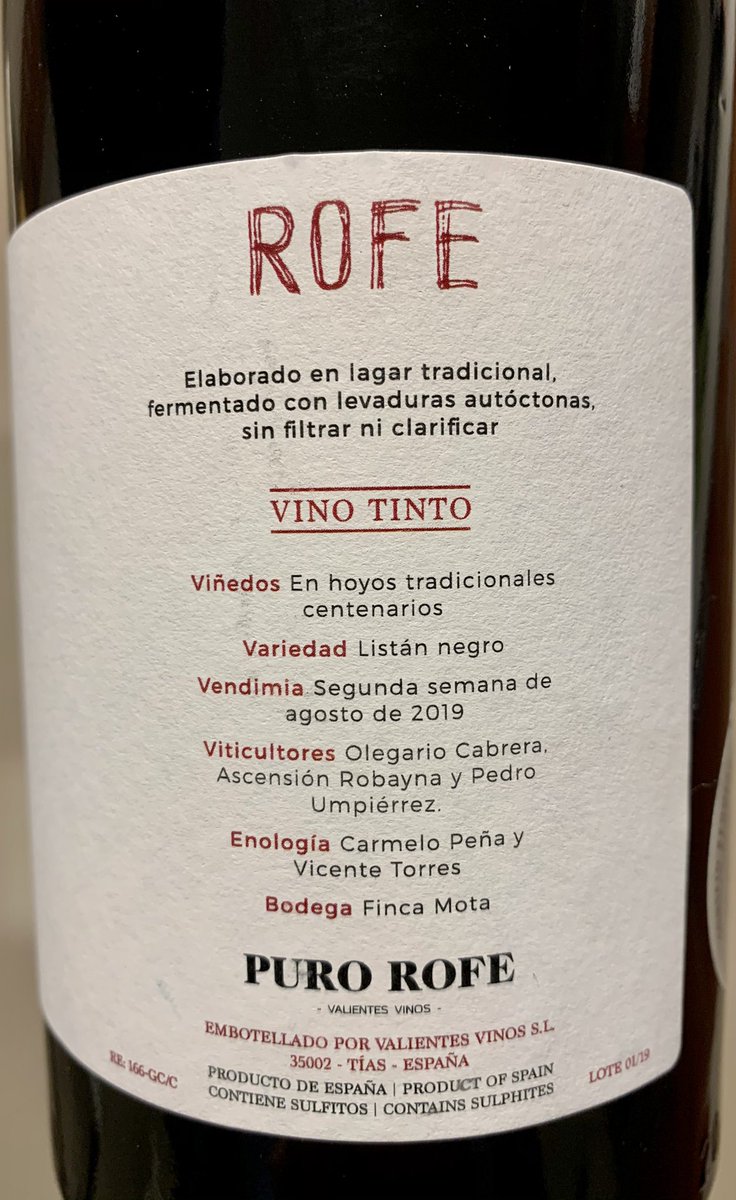 nacho_pelaez's tweet photo. La noche se estaba poniendo perfecta con este elegante @PuroRofe, listan negro de Lanzarote para acompañar esta ventresca ... Que podía fallar ? El Atleti ? Pues no !! Después de 18 intentonas en Liga, han caído. Disfrutemos 😄😄🎊🎉 https://t.co/q5KTteyLUa