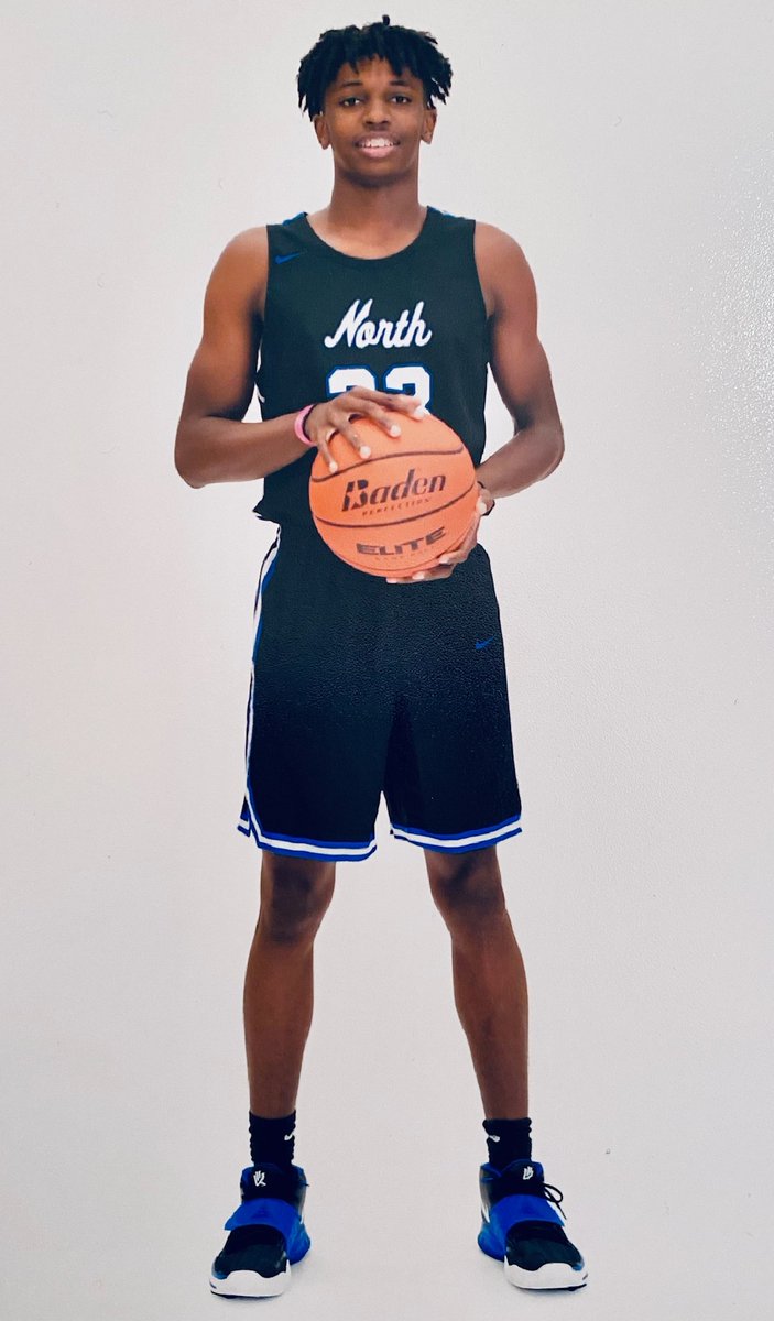TxEliteDJH5's tweet photo. 2023 @Jaden20820076  of @TrueNorth_Hoops goes 6/9 from 3 on his way to 27 pts 4 rebs  last night vs Rockwall.  Athletic with a great feel for the game.  @TexasHoopsGASO @DJH5Report @TheTB5Reports @AndrePowe11 @Ani_Umana https://t.co/RGqRPGx6xK