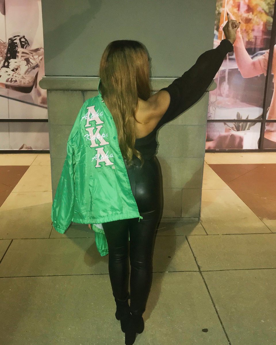 myawebster_'s tweet photo. Real heavy on the PRETTY, extra heavy on the CLASSY 💓💚
PHirst Day Out!🐸
#MuEta
#SkeeWee https://t.co/HXNStYay8Q