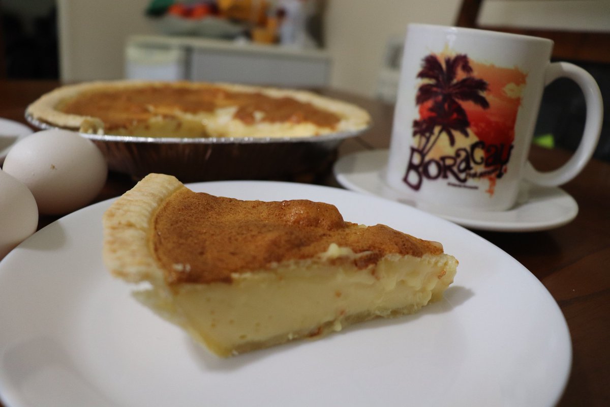 geralynabdon's tweet photo. When there's nothing to do and you're inspired to make egg dishes. Egg Pie, a classic Filipino Pie goes here in Canada, What can you say @GetCracking? Click this link for more egg recipes https://t.co/Le1dNY35VM🥚
@RestaurantInt #menu2020 https://t.co/HzcBHrv7D9