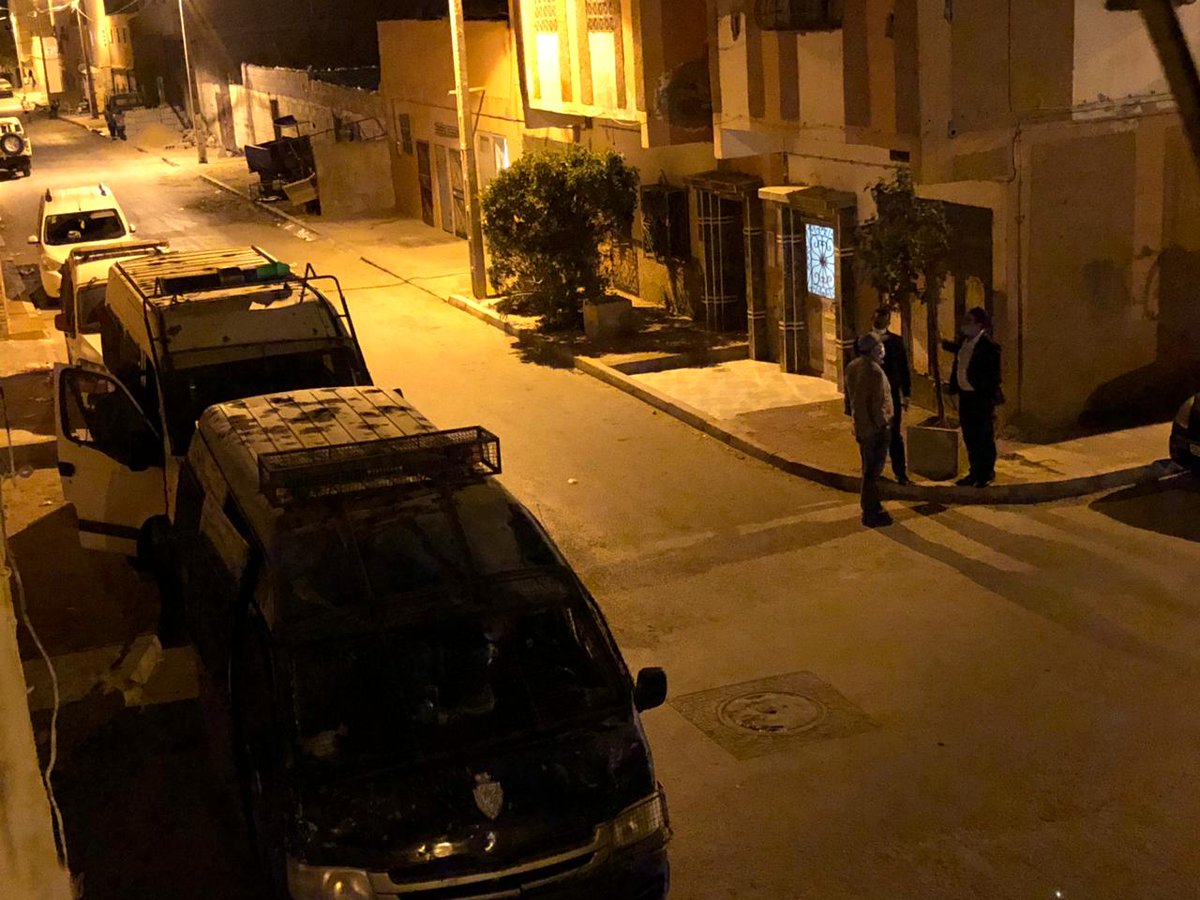 The celebration was violently interrupted by Moroccan forces. At the house where they were celebrating, Moroccan forces cut electricity and barred the doors from the outside. As of 21:29 guests were still not able to leave the house and the house is surrounded by the police. 2/4