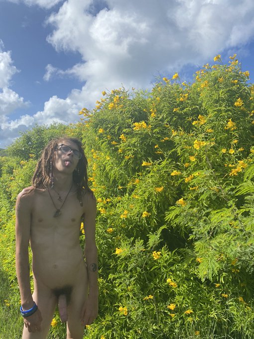 Come say hi on https://t.co/aiOQPtCxhK 😘 https://t.co/Ibyg8K6Ju7<a href="/tag/nationalnudeday"class="tags"><span>#nationalnudeday</span></a>