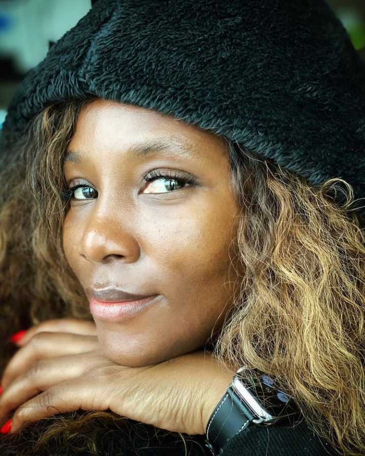 MordiRuthIfean3's tweet photo. @jemimahxxo @GenevieveNnaji1
I still decided to give her a nude makeup.
I hope she likes it ๐ and you.
Pls Reeeeeeeeeeeeetweet ๐๐๐ till it gets to her please.
#genevieve #nnaji #RT๐ #suchabeaut #simplicity #melanin #myartwork #instagram #ruteeifeanyi https://t.co/8NnPh1LPuT