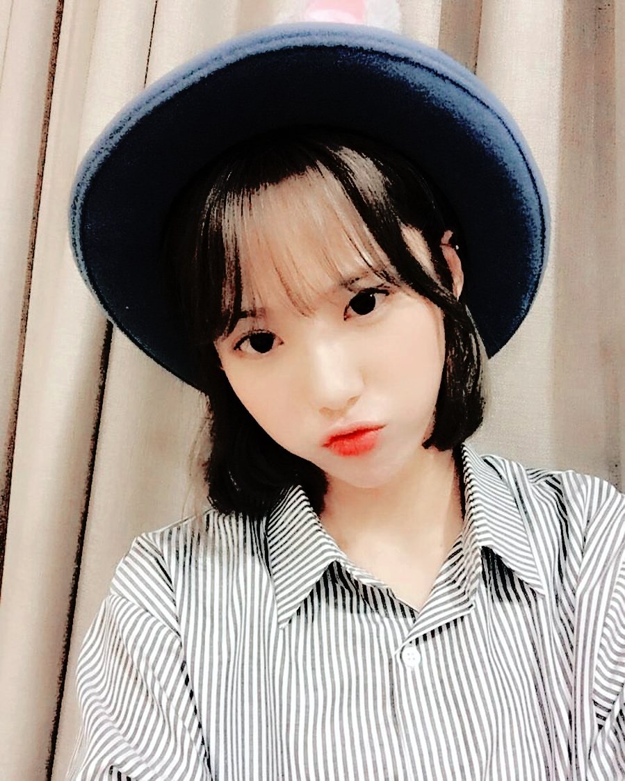 COSMICGIRLSTW's tweet photo. ، ⸵ ⃔ 🍀' 𝘄.ōu!d чou %⿻ . . 𝓵𝔦kǝ? 𓂃 "@. 𝗖𝗢𝗦𝗠𝗜𝗖 ╱ 𝗚𝗜𝗥𝗟𝗦 : : ➪ 𝕦𝕡𝕕-/𝕒𝕥𝕖 __ . 📸ꜜ [ 21.11 ] ҂ #KAORI_DB ₊ #KAO_RC _ ›

Nuestra conejita Sleèce ya está presente en el debut de esta preciosa chica. ¡Éxito en tu carrera, lo mereces! https://t.co/3BgdPYfZ9O