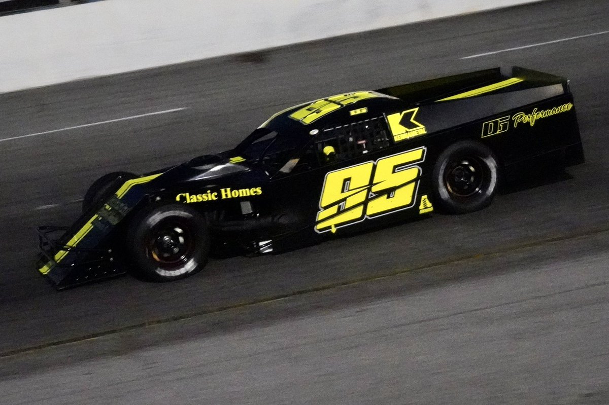 RacingAmerica's tweet photo. .@Derrick_Griffin climbs to the top of the charts in the first Modified Run for the Money session. 

Tune in Now on https://t.co/CcUTq3McqN to watch live coverage from @5FlagsSpeedway. 

💻: https://t.co/kZuuRwk0Yd https://t.co/S8RTDuix9q