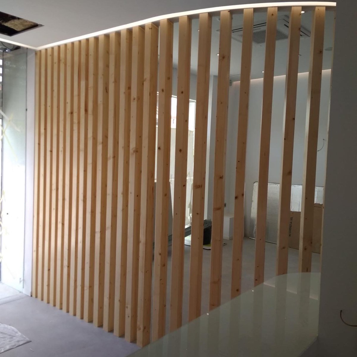 Jopemar_SA's tweet photo. Revestimientos con madera maciza y tablero, decoración y diseño adaptado a las necesidades del cliente. https://t.co/fgwxLkAPjT