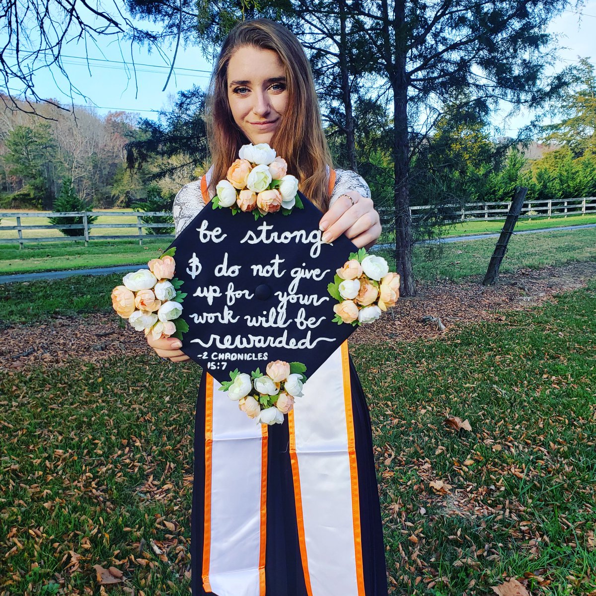 turtlebrimom's tweet photo. Beyond proud of this 1st generation college graduate! #utgrad2020 https://t.co/TpkU3r6iyc