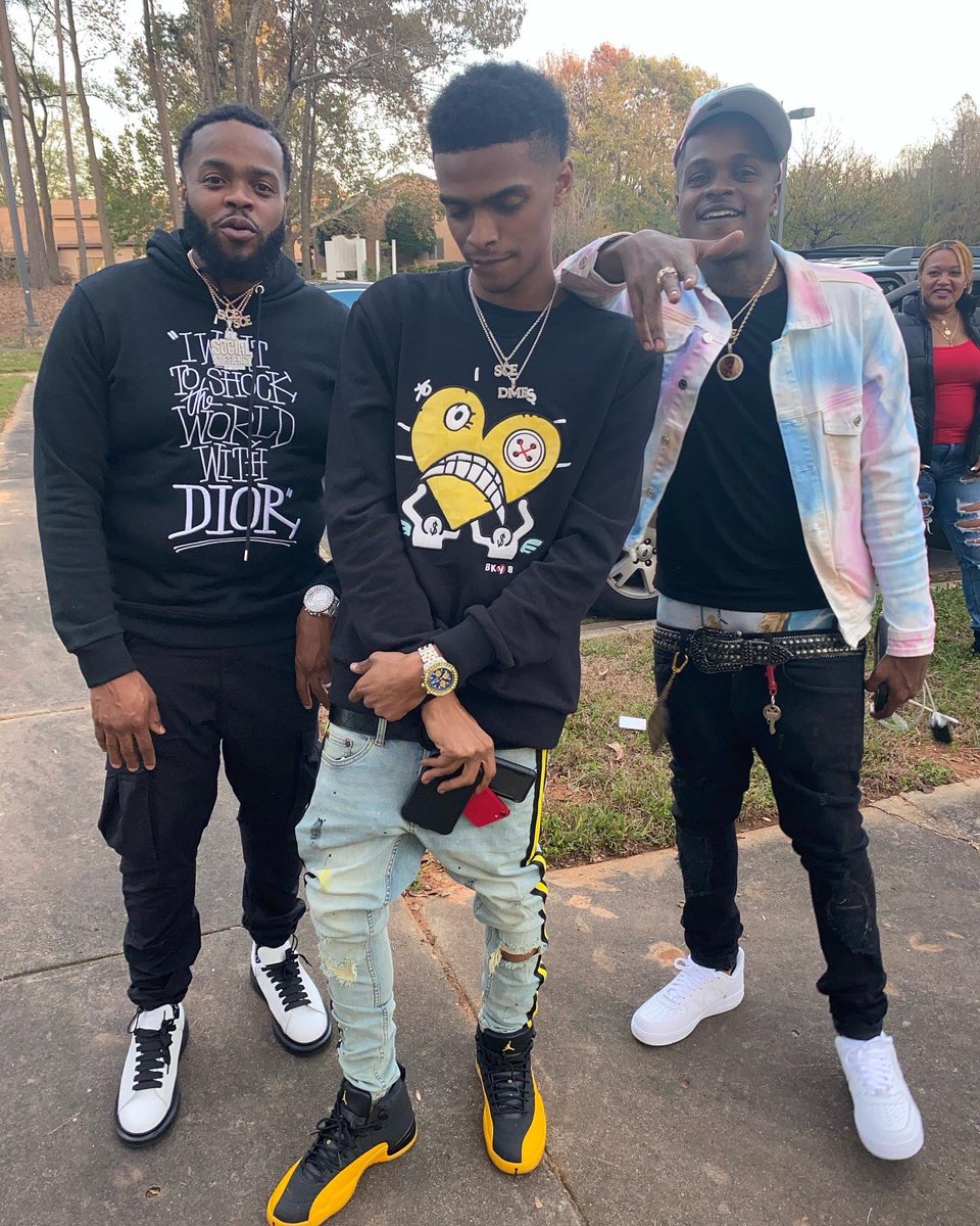 ZaytheG0At's tweet photo. Iβm CONNECTED Like WiFi π€π½ #SCEπ° #YPYLπ΄ββ οΈ #BFAMπ©
#DME π₯Ά https://t.co/qNQqrK2fKb