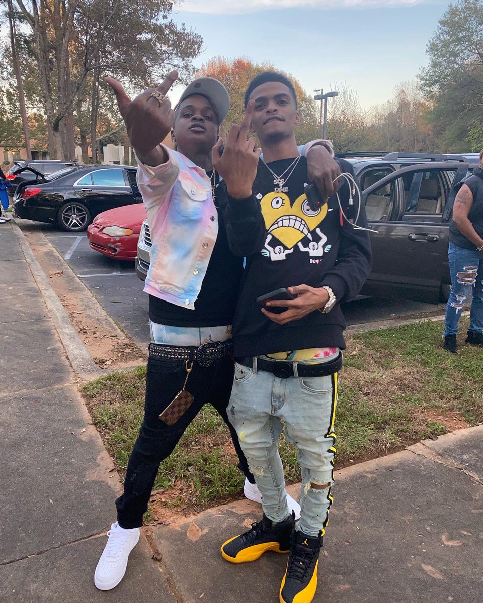 ZaytheG0At's tweet photo. Iβm CONNECTED Like WiFi π€π½ #SCEπ° #YPYLπ΄ββ οΈ #BFAMπ©
#DME π₯Ά https://t.co/qNQqrK2fKb