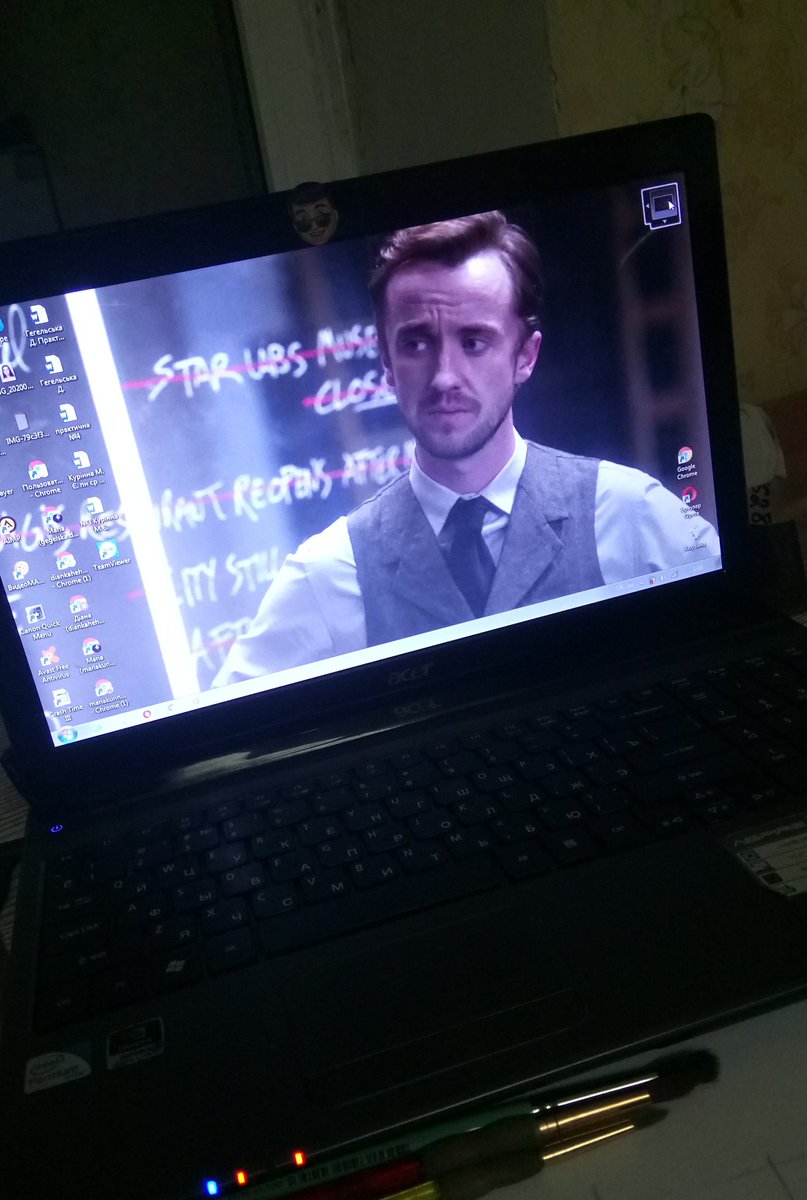 highfunctionInt's tweet image. ем мандарины смотрю на заставку и никакова суицида