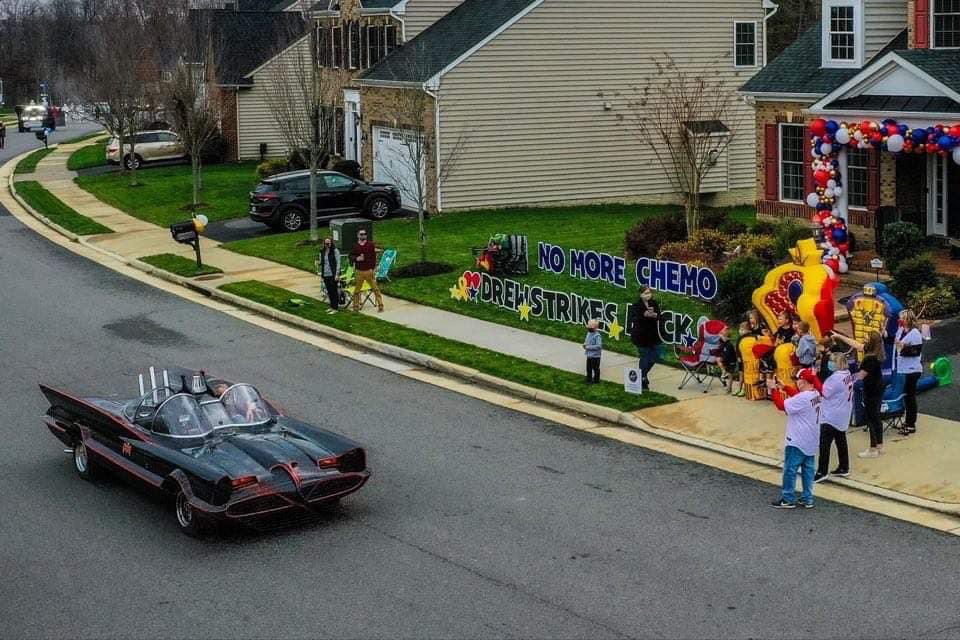 Coach_Lalli's tweet photo. Rock Ridge 2018 football, our man Drew beat cancer!
Pictures from the parade today.
#nomorechemo #drewstrikesback https://t.co/wmAAAIwDg4