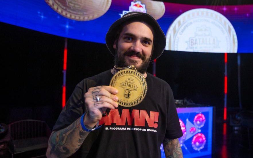 El @TataRapRapRap logró el bicampeonato y representará a #Argentina en la Final Internacional de #RedBullBatalla 2020 el sábado 12 de diciembre https://t.co/lrzL9MtRIk Mira la competencia en Red Bull TV https://t.co/X4wq0X2JLB