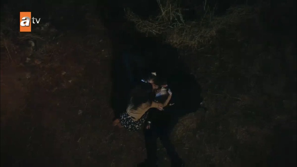 the way they held on to each other’s arms in the last shot THEY CANNOT LOSE HAZAR  #Hercai  #ReyMir