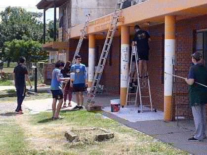 JereConti's tweet photo. FELICES DE LO QUE HACEMOS ❤️
Pintando Jardín 918 de LIMA! 
#JuventudRadical #Zárate una vez más, dando su aporte para poner en valor otra institución educativa del distrito!

Es un compromiso que nace del corazón, hechos  que nos gratifican , gracias a la dire y a las seños! 😄 https://t.co/jOvDB1OnFi