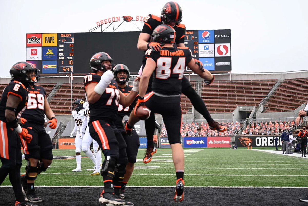 BeaverFootball's tweet photo. BEAVS WIN!!!! https://t.co/a8bmANutux