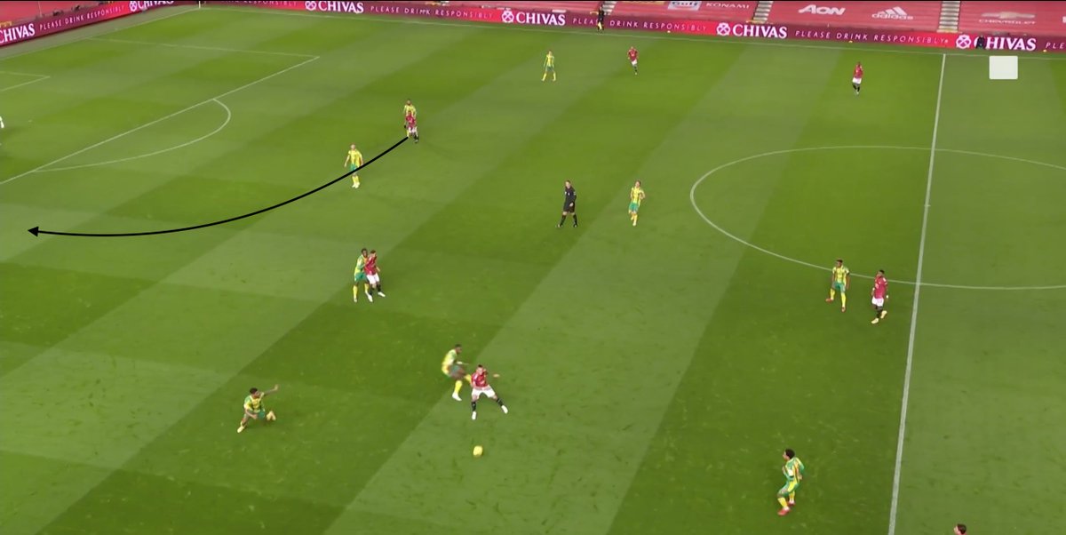 13': Martial sees Rashford about to receive and space and makes a strong run. The pass isn't there, but some encouraging runs after a poor start. You can see Mata on the far side actually making one of those follow through runs you'd like more of from Tony.