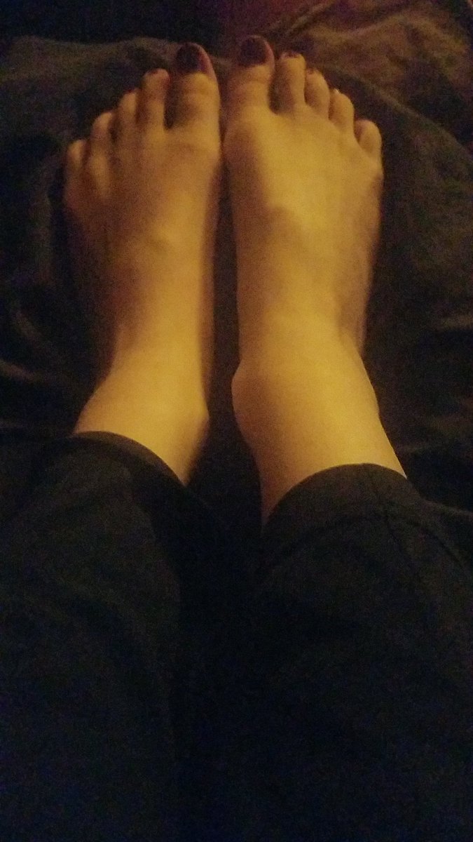 LunaFindomQueen's tweet photo. I'm feeling extra bratty today and wanting to drain a sub on kik or snap. $end to approach $feliciahihi paypal dfelicia16@yahoo.com 
Come be blessed with my presence betas. Findom findombrat footworship walletdrain 
@rt_feet @dan129367807 @stupidloserfuck @slavekane https://t.co/3vP5Y1l567
