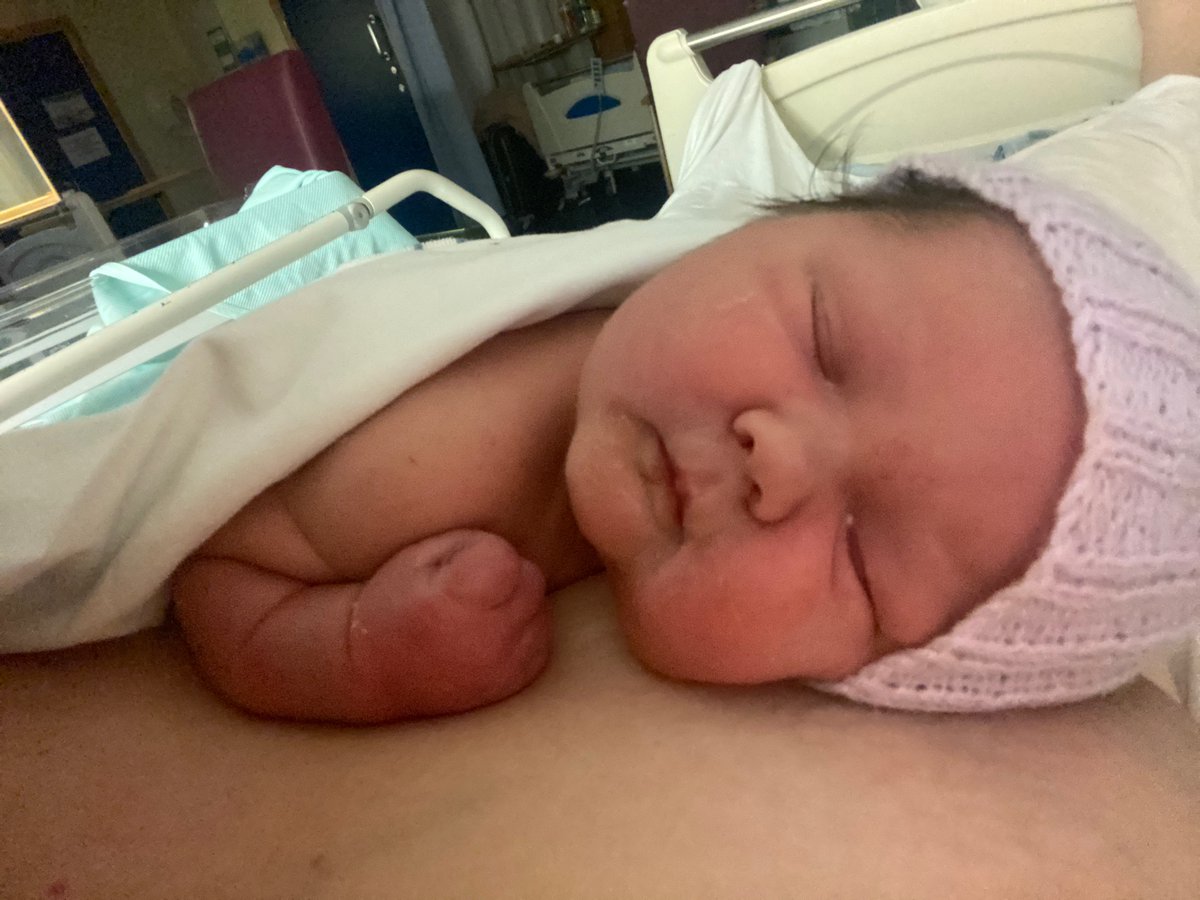 gemsritchie's tweet photo. Actually can’t believe I have just had an 8lb 10 baby. Like what a wee chonk 🥰 she’s honestly so perfect 😍 @RoyTweeds https://t.co/i3WdDp5y8a