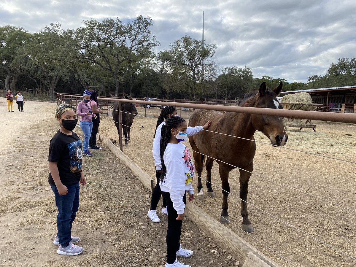 cdcxprss's tweet photo. @BlackOutsideInc thanks so much for the great day of horseback riding. It was great day to be outside. #somuchfun #horsingaround https://t.co/K7ctnISucF
