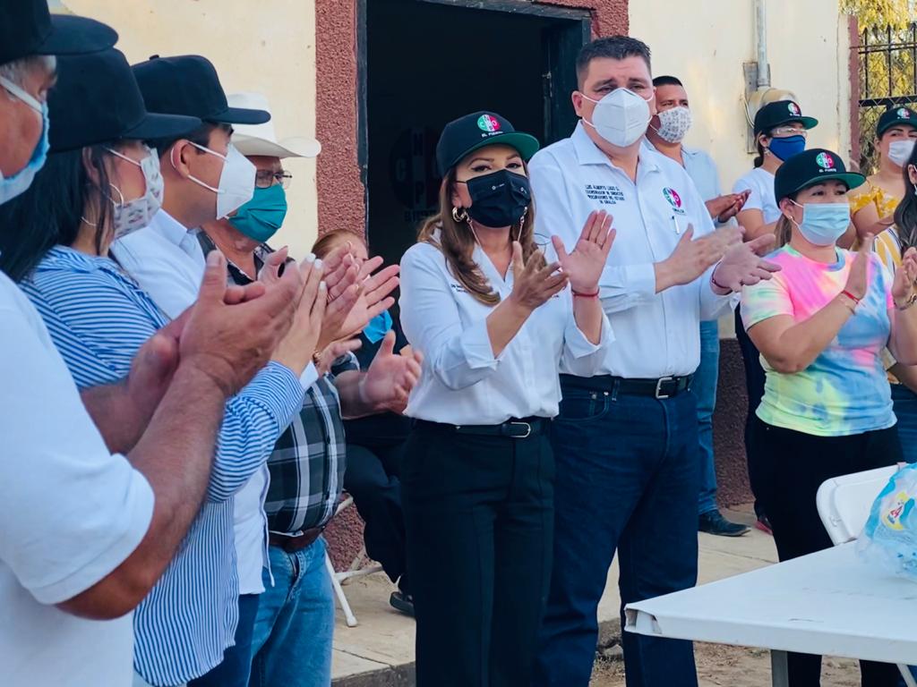 CNOP_SIN's tweet photo. Iniciamos las "Jornadas Médicas CNOP" con todo el equipo de #CNOPElFuerte, nuestro Coordinador de Síndicos Procuradores de #CNOPSinaloa🇲🇽💚 el Profe. Luis Alberto Lugo Gaxiola y la dirigencia municipal de PRI El Fuerte en Chinobampo, Sinaloa.
#SOMOSCNOP #CorazónPopular❤️ https://t.co/yJzcdD6LRx
