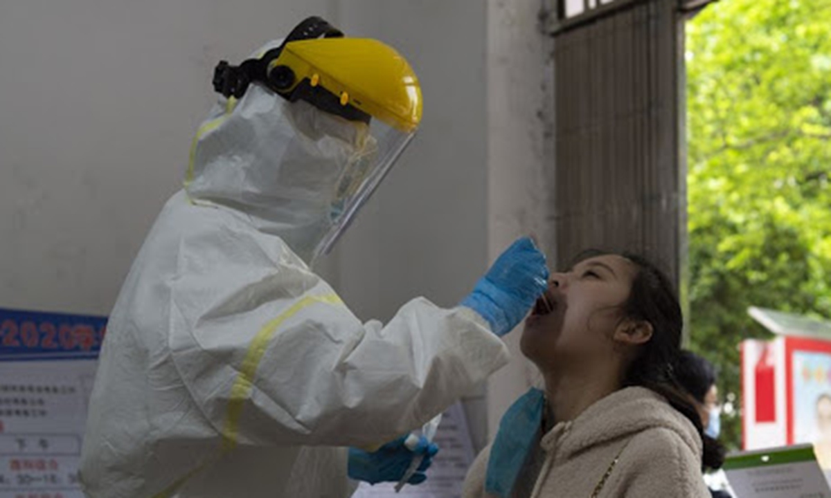 Manzhouli, North China’s Inner Mongolia Autonomous Region, entered Level III prewarning over COVID-19 on Sat and vowed to complete nucleic acid tests for residents within 3 days, after 2 cases were reported on the day. globaltimes.cn/content/120757…