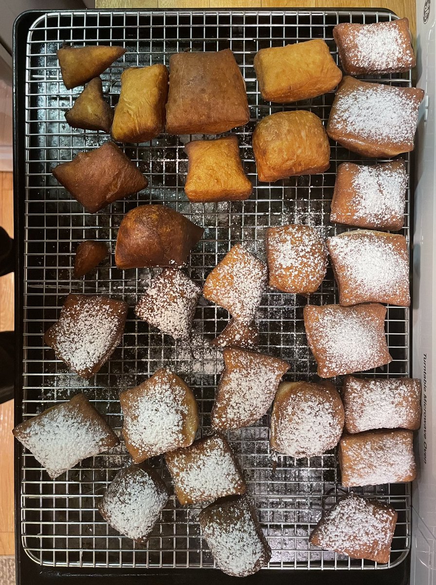 gracefweber's tweet photo. @ChefRoyChoi how do these (from scratch) beignets look? https://t.co/ocGDatMLlg