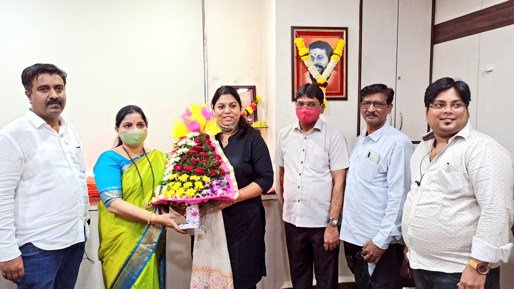 tejasphatak01's tweet photo. @ShivSena नगरसेविका @ashadongre यांची @TMCaTweetAway लोकमान्य-सावरकर नगर प्रभाग समिती अध्यक्षा पदी बिनविरोध निवड झाल्याबद्दल हार्दिक अभिनंदन. https://t.co/k7Jb8HqZQd