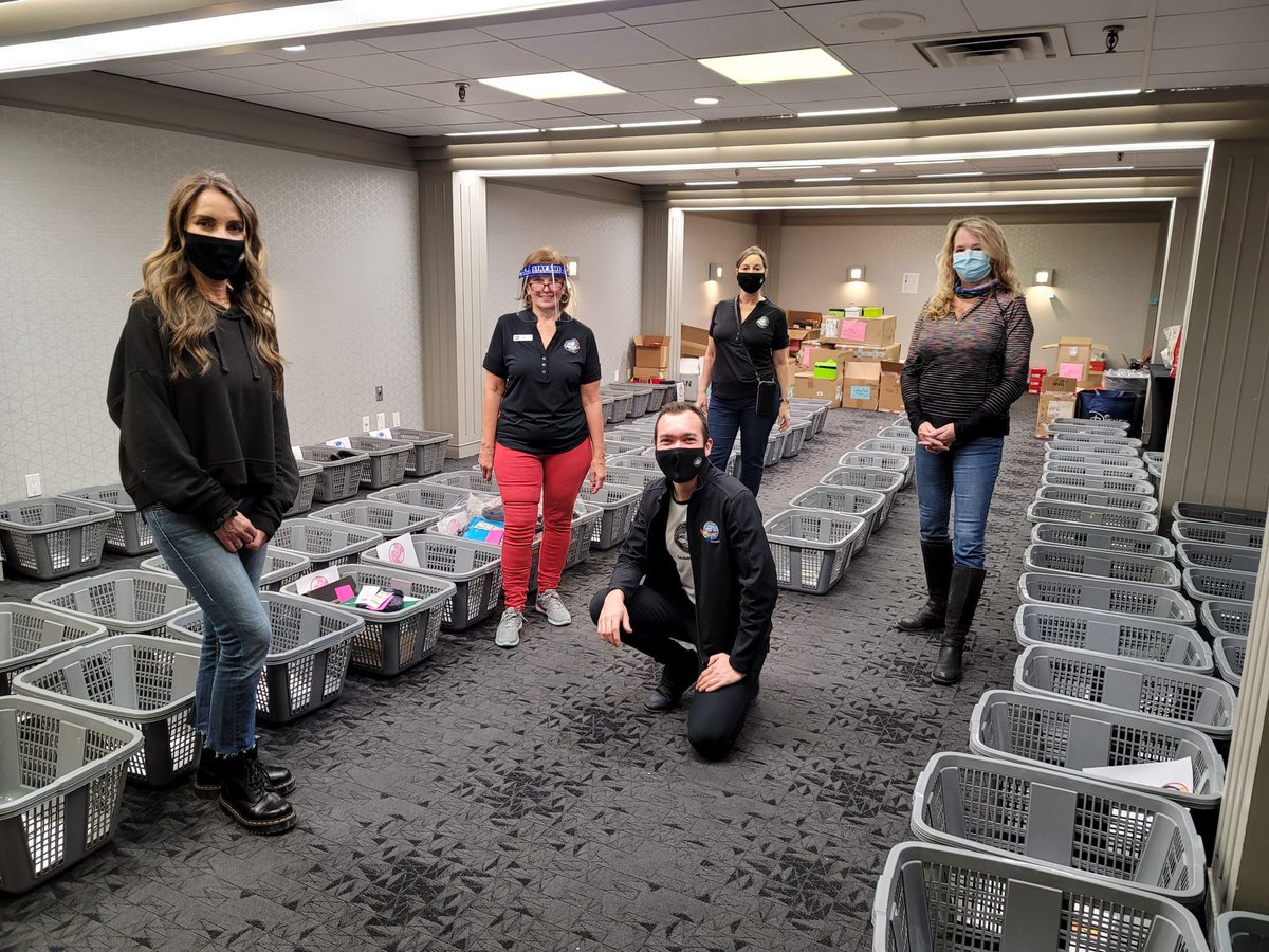 DreamsYYC's tweet photo. We have an entire 26 teams of Elves making magic happen. This is all so amazing. We have expanded our Ohana check out these Dreams Numbers! 
107 families
199 adults
298 children
129 pets https://t.co/ghZcN8po7I