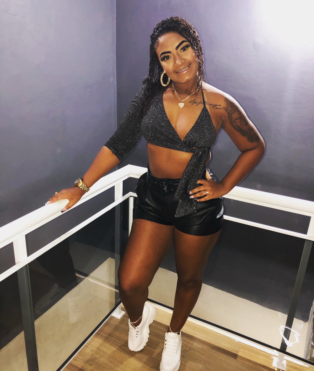 barcellosleskaa's tweet photo. #orochi #vila #infesta 🥳🥵 https://t.co/DzBbpaYgpB