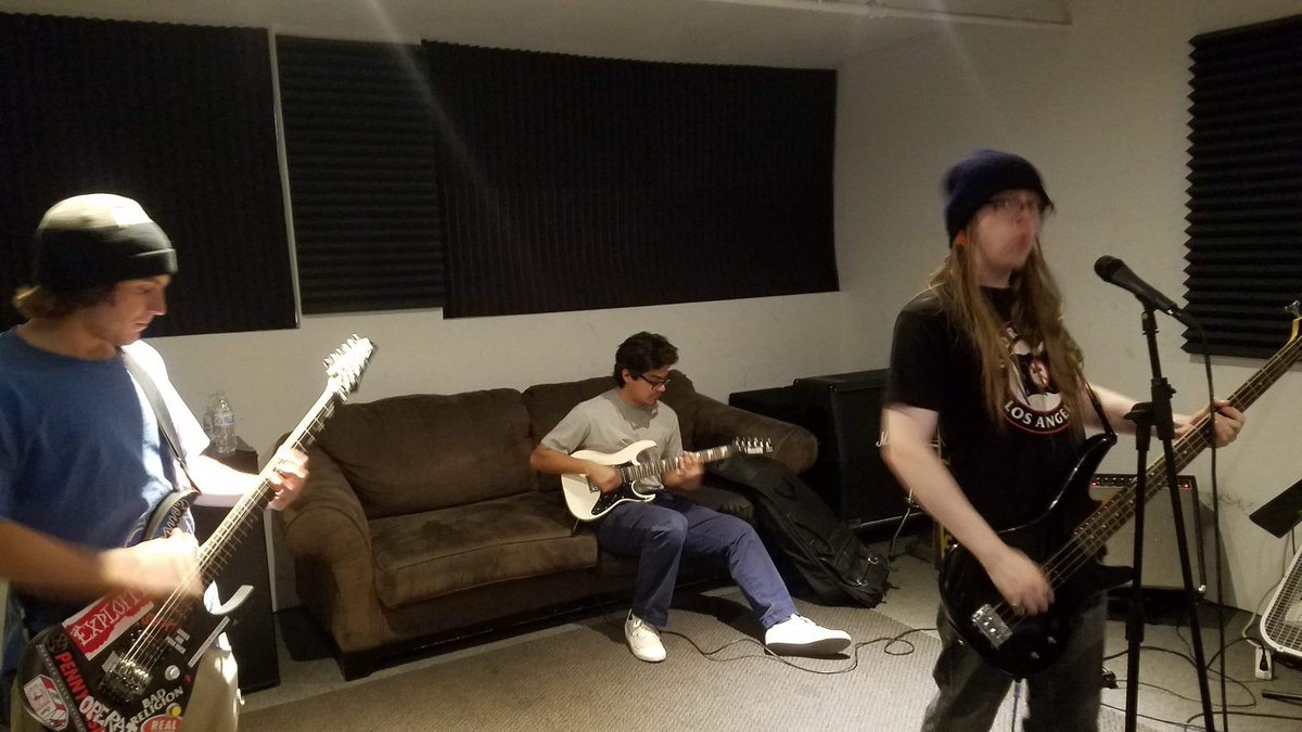 DOS_Official_AZ's tweet photo. Next Saturday (Nov. 28th) we're playing a livestream set with our friends in @SimpleMalAZ ! We'll also be releasing our new demo CD to YouTube on the same day so tune in to our Instagram and/or Facebook to join in! #dos #daysofsolitude #kerplunkrecords #newdemocd #democd2 https://t.co/M7LviKFGKC