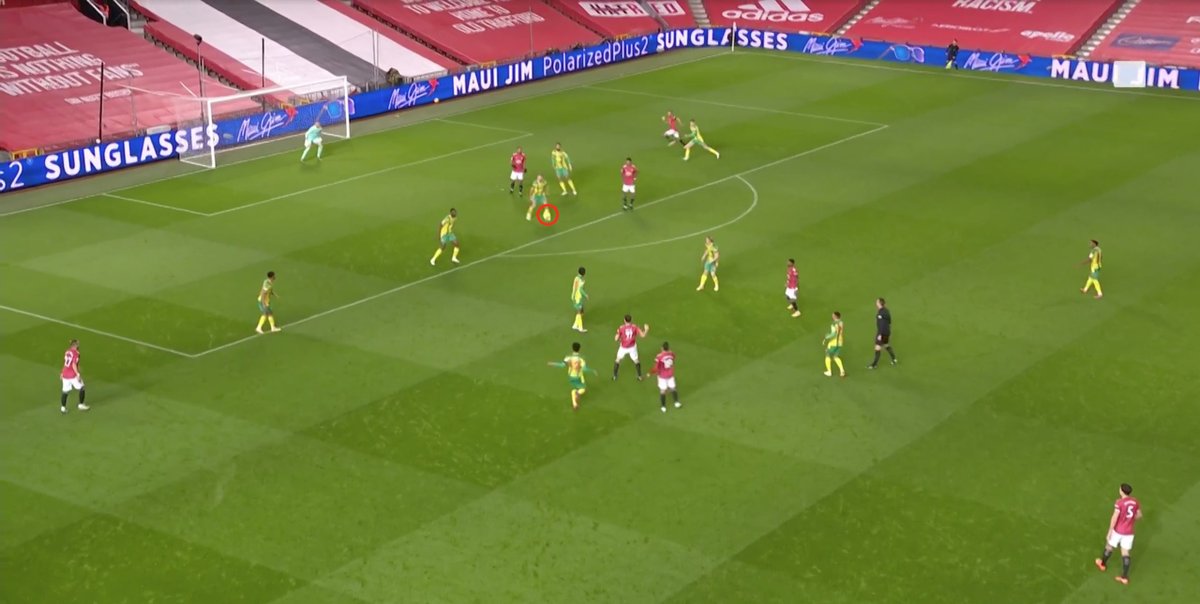 33': Martial doesn't get picked out by Bruno and starts ball watching. Down the line effect? He fails to crash the six yard box, closing the angle Mata would've had to feed him across goal. Another instance of no gamble