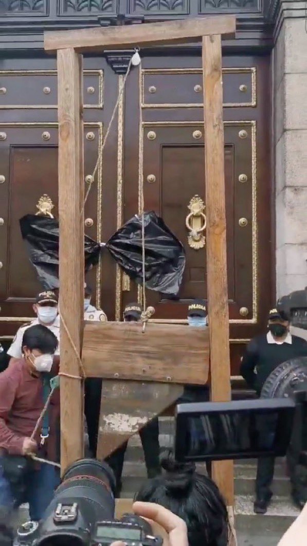 Protesters in Guatemala brought a guillotine. I absolutely love it.