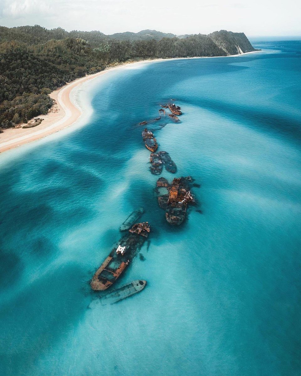 earth's tweet photo. The Shipwrecks of Moreton Island, Australia. https://t.co/tqalsTgbao