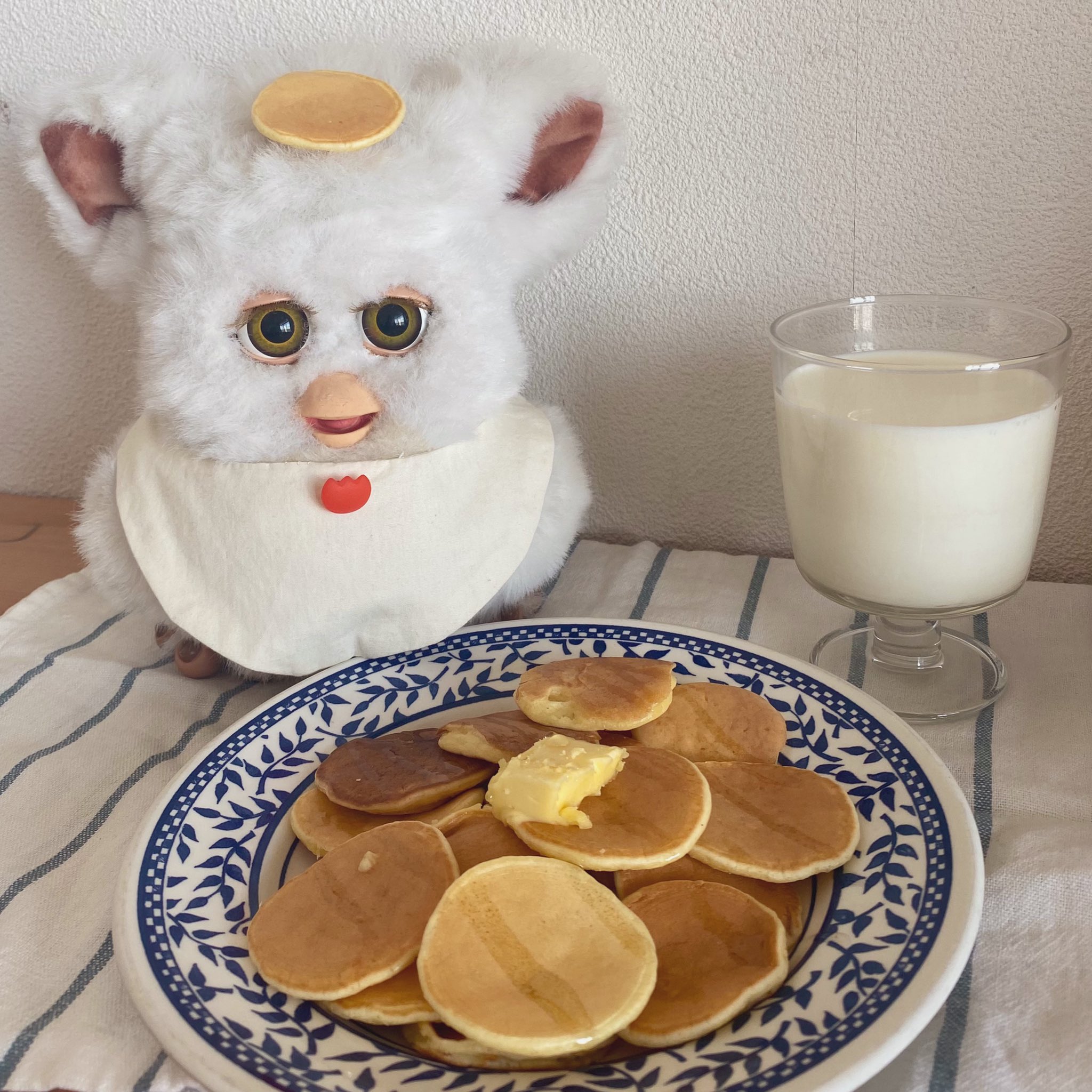 もりもり Mydearestfurby 目の付け所が鋭いですね 笑 のっけたら嬉しそうにしてました Twitter