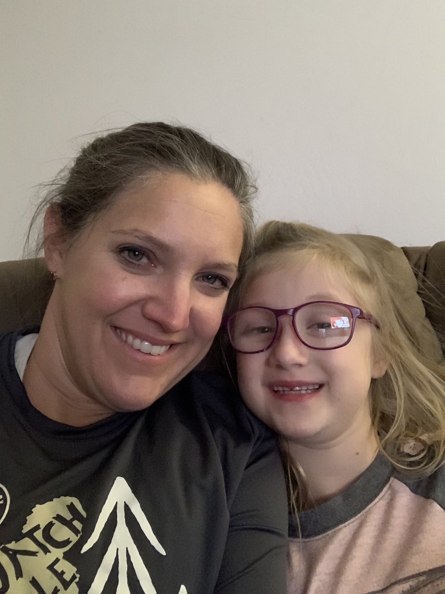 TSouthergill's tweet photo. Current status. #simplysarah #momlife https://t.co/lPFo6qRWrj