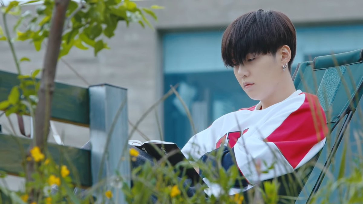 Books... who loves reading books apart from Namjoon?   @shhh_kiki