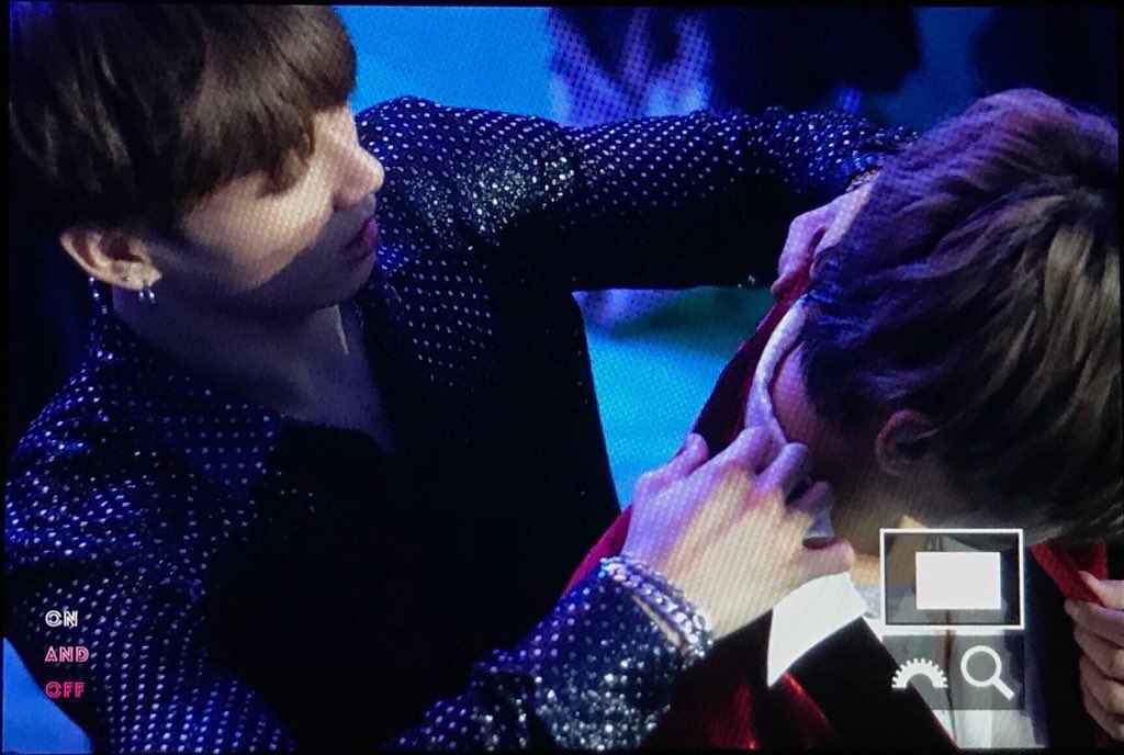 Hobi asked Tae at the Comeback Countdown to recommend a song. He recommended the Korean song A Sexagenary Couple’s Story, a sweet and romantic track from his yt playlist. POV? A 60-year-old couple. We know how Tae loves ties... He sang this part only...  @shhh_kiki