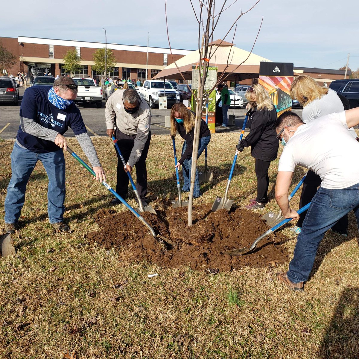 NESpower's tweet image. Releafing Day is one of our favorite Thanksgiving traditions. Partnering with @Trees4Nashville, our president and CEO, Decosta Jenkins, along with other NES team members, planted trees in the Donelson area most impacted by this year’s devastating tornado. #RightTreeRightPlace