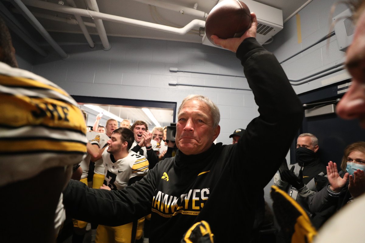 HawkeyeFootball's tweet photo. Happy Hawkeye Valley 

Recap/Photos: https://t.co/i7poJ3fnk2 

#Hawkeyes https://t.co/QiEr9zNRuY