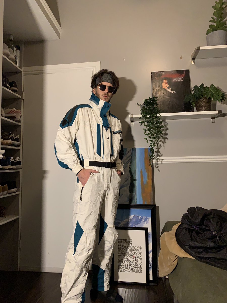 js1ss's tweet photo. 80’s just called, said they dropped off that ski suit finally https://t.co/0UJRPw5Y4l